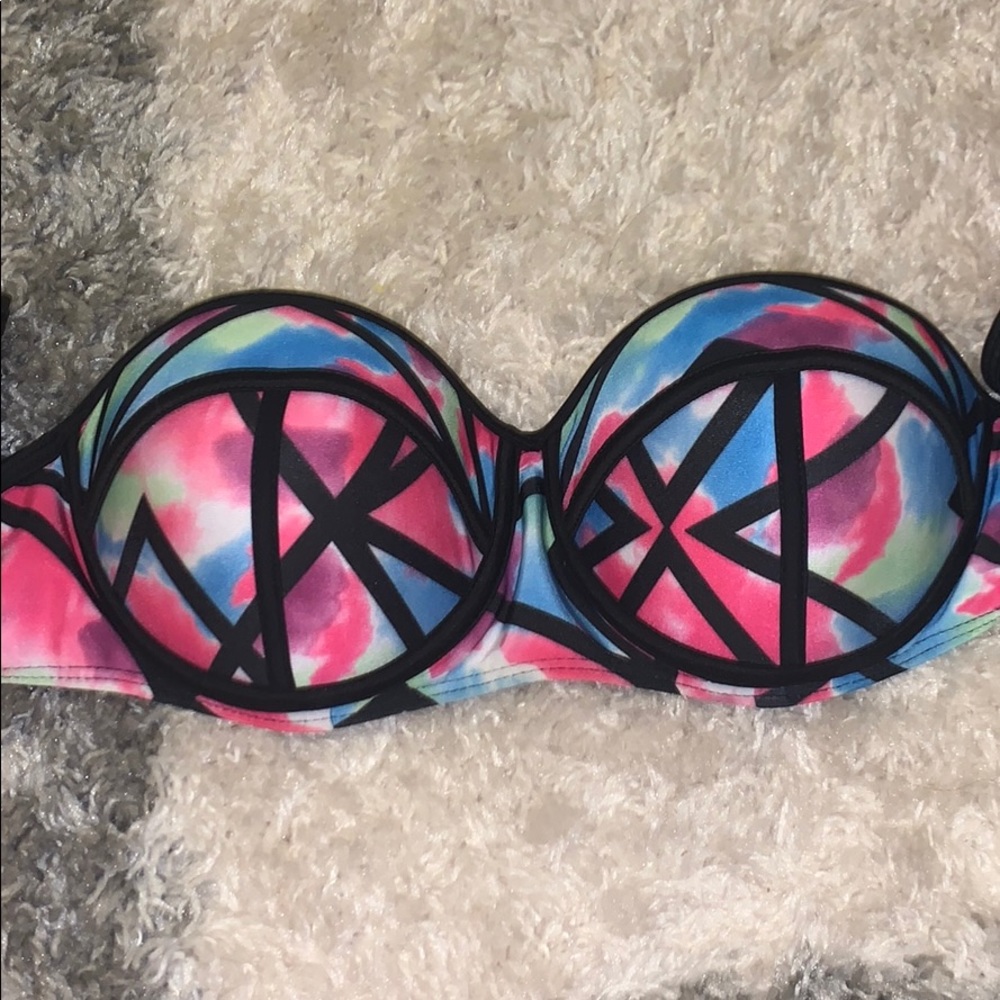 Strapless bikini top